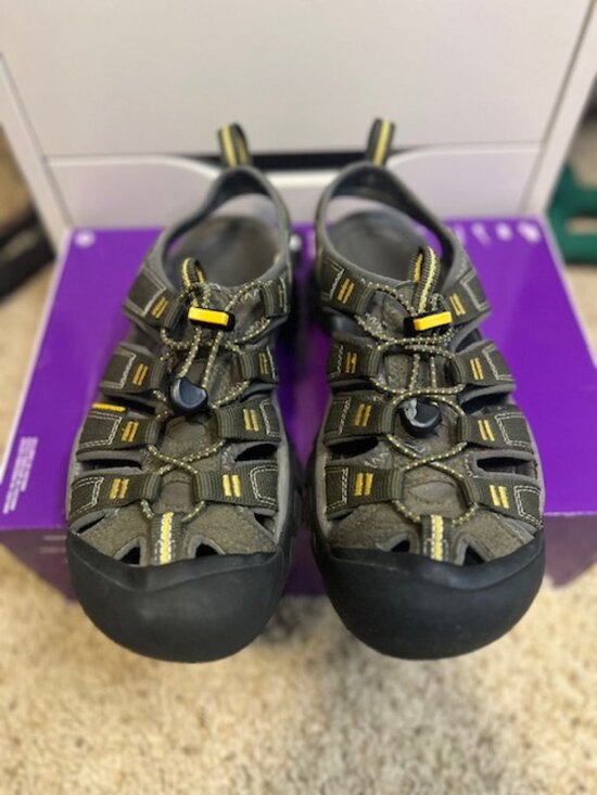 Keen Men\'s Newport H2 Olive Black Gray Size 7.5 Water Sandal Hiking Shoes No Box